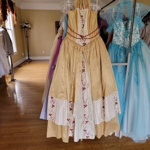Gold Dress / Quinceañera Dress / Prom Dress / Ball Gown